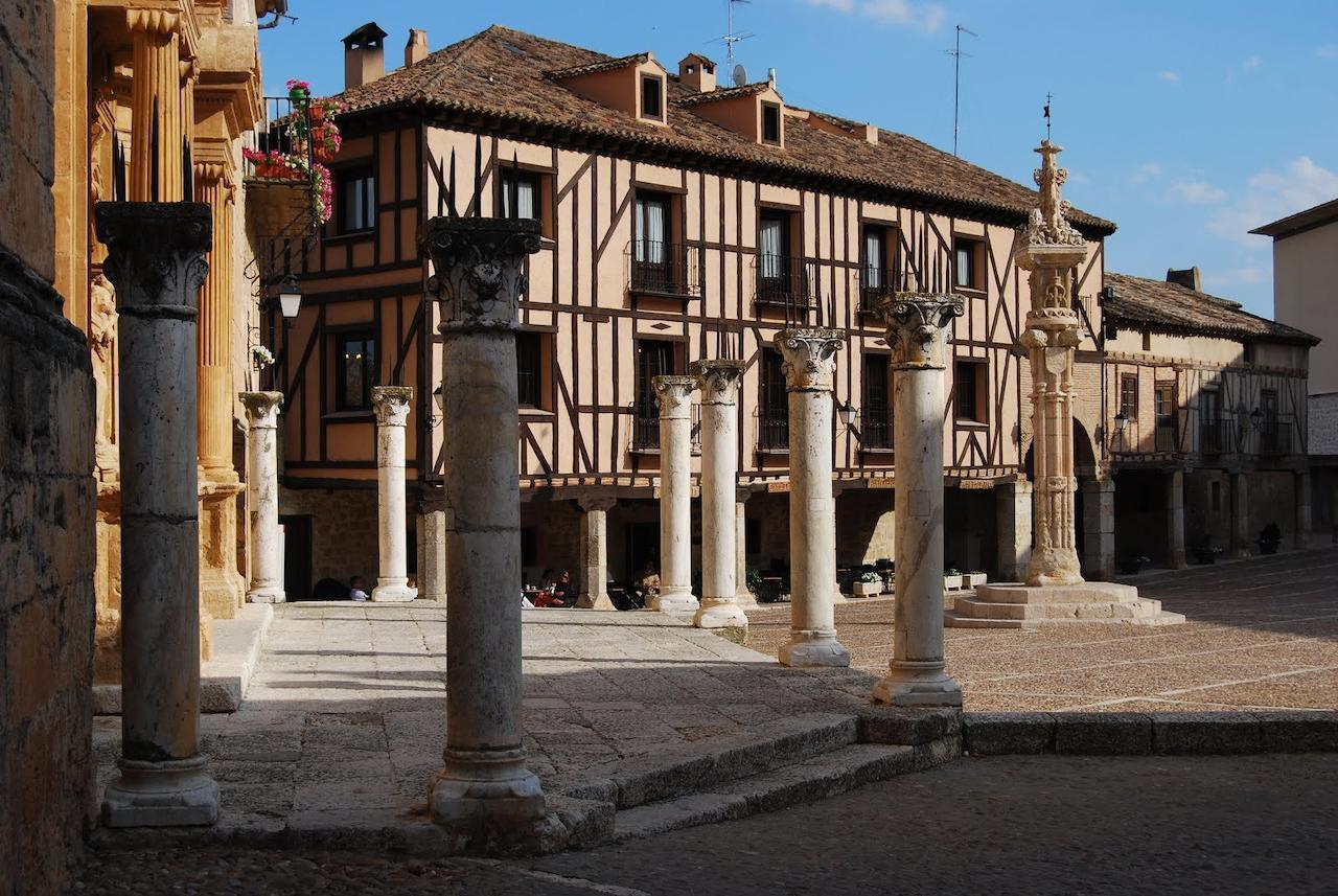 La Posada Ducal Penaranda de Duero Esterno foto